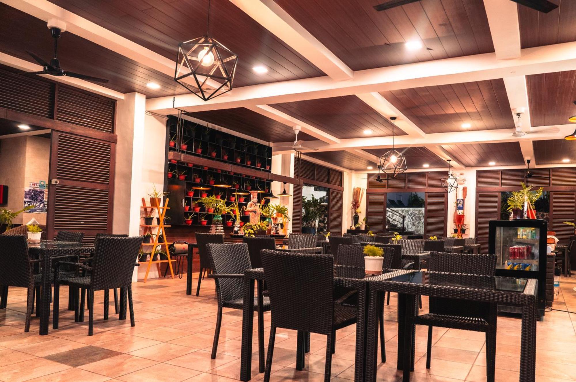 Altamare Dive And Leisure Resort Anilao Мабини Экстерьер фото